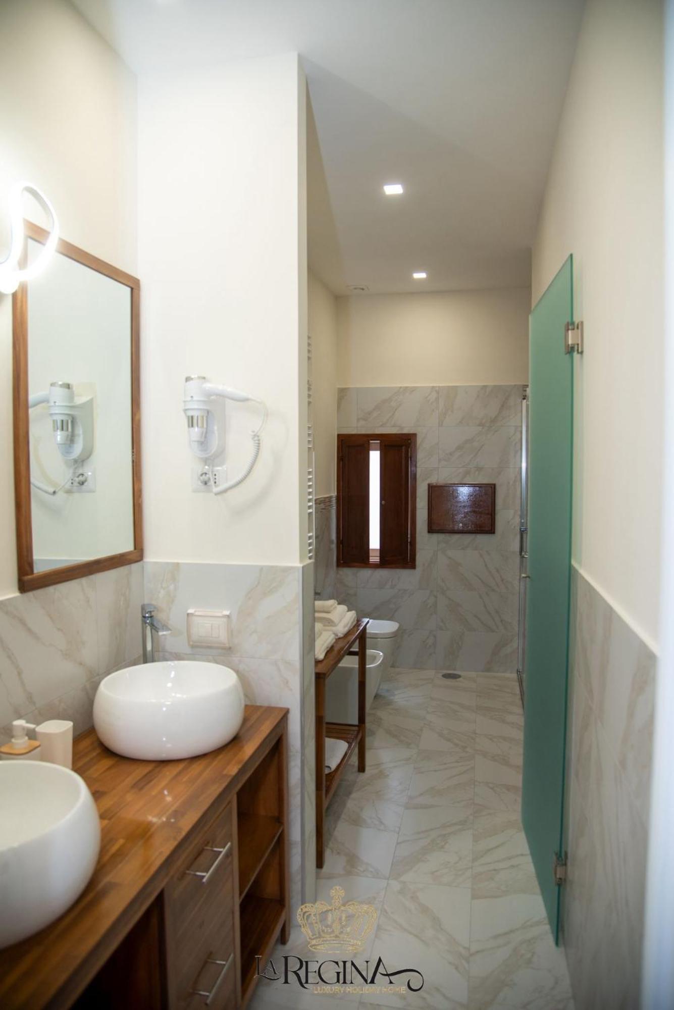 La Regina Luxury Holiday Home 카바드티레니 외부 사진